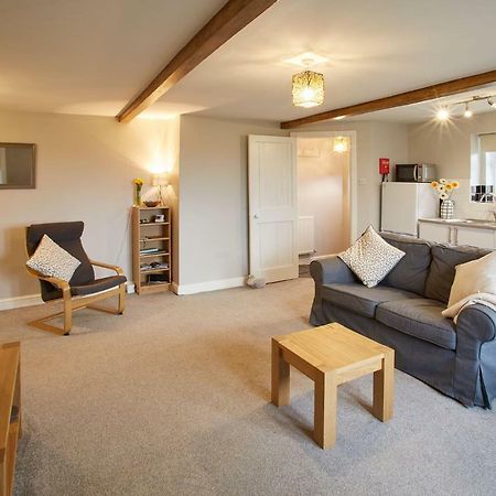 Host&Stay - Cosy Cottage Emley Exteriör bild