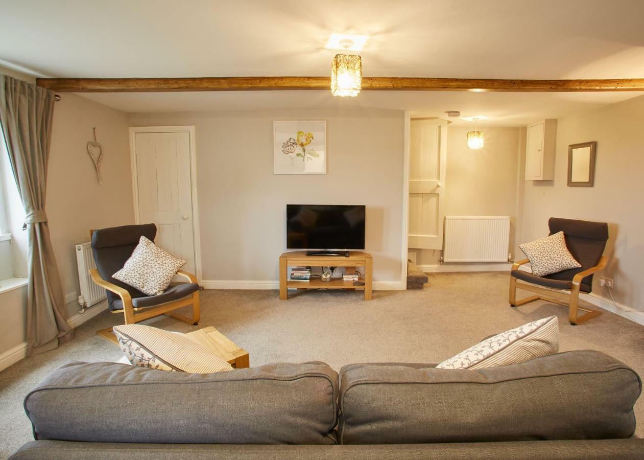 Host&Stay - Cosy Cottage Emley Exteriör bild