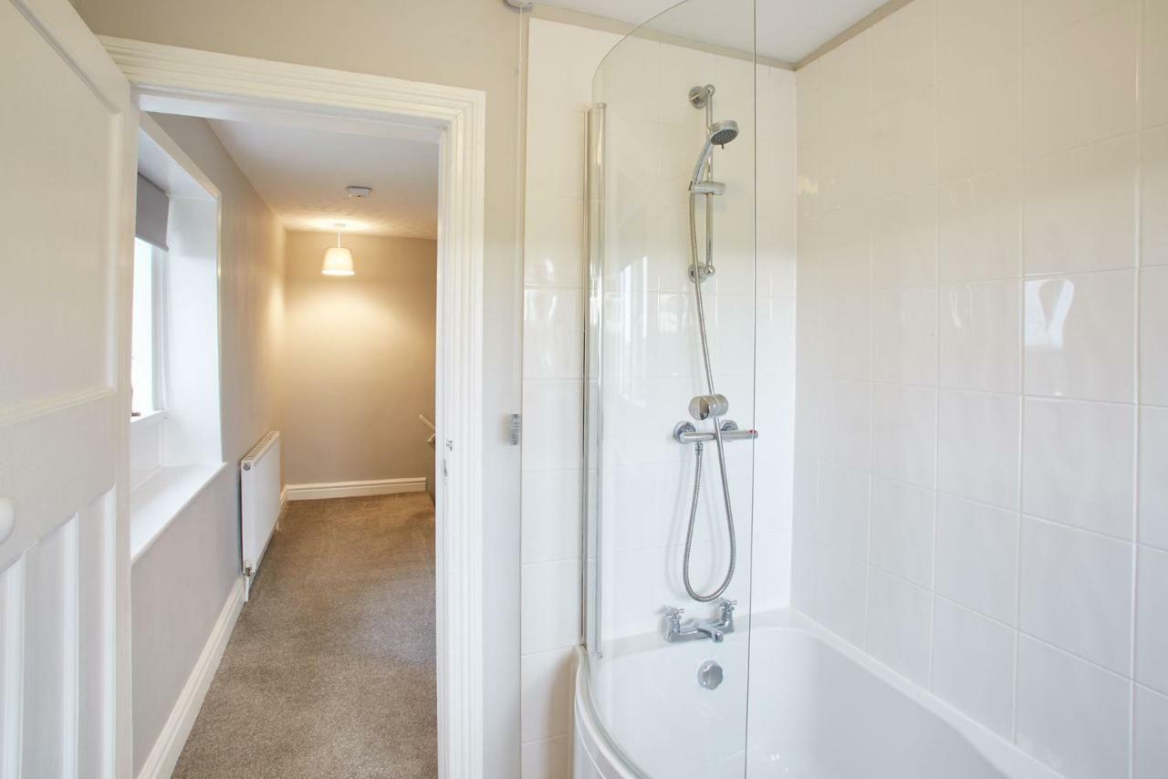 Host&Stay - Cosy Cottage Emley Exteriör bild