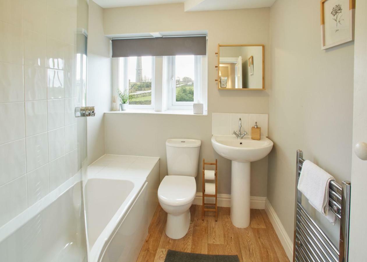 Host&Stay - Cosy Cottage Emley Exteriör bild